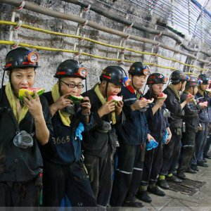 酷暑難耐，劉莊煤礦將“清涼”送到每一名職工心里